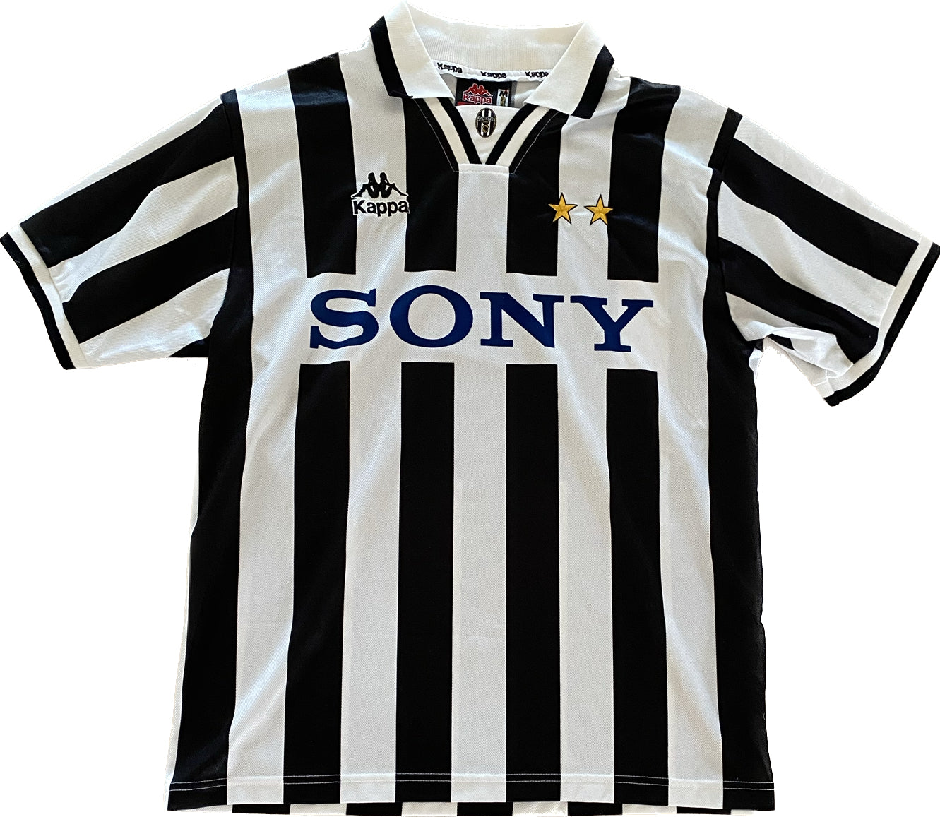 Juventus 1995-1997 home kit