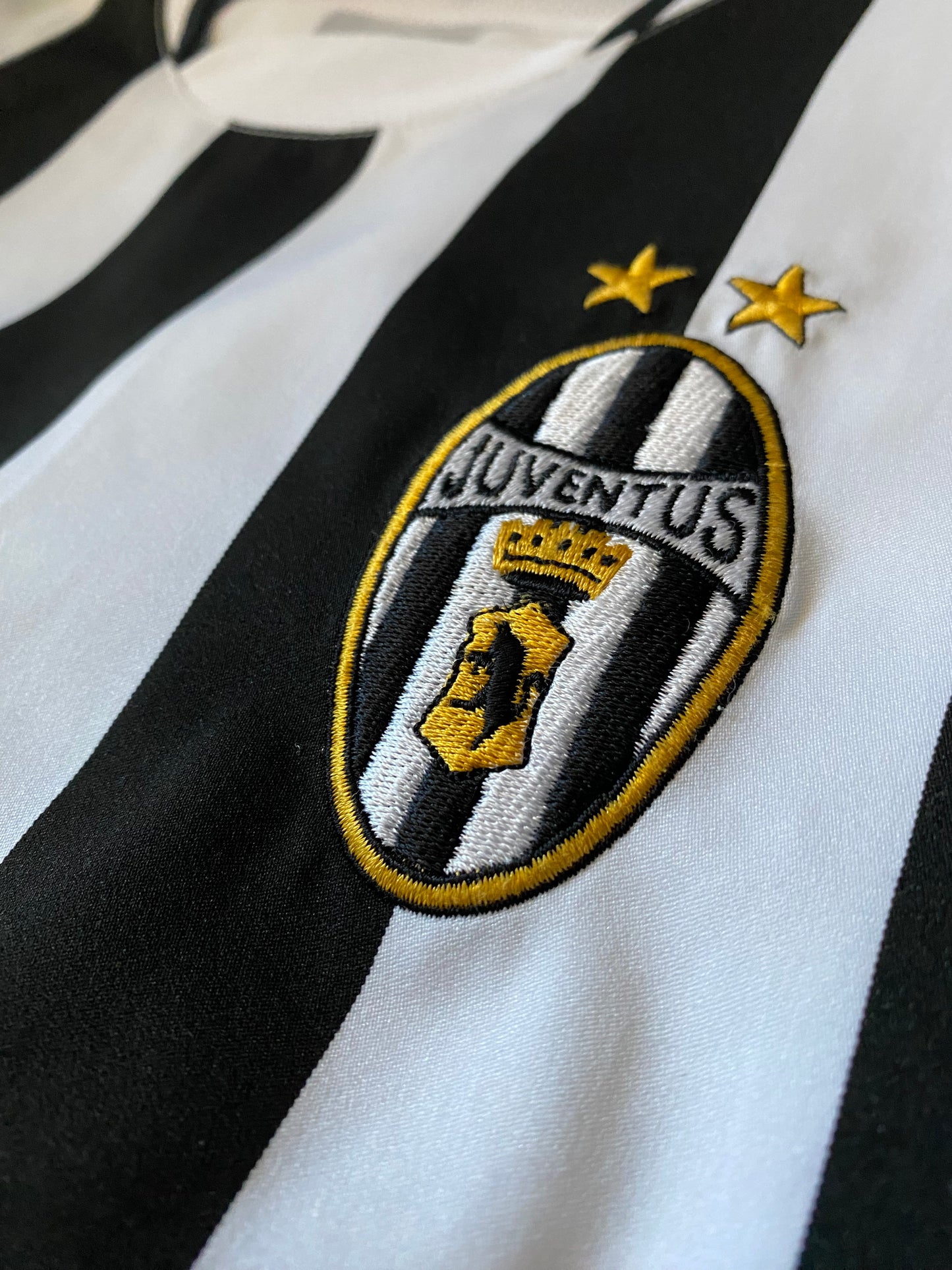 Juventus 2003-2004 home shirt